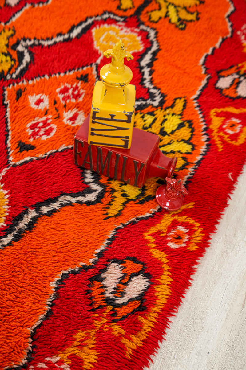 Vintage Moroccan Berber rug 7'1" x 3'8"