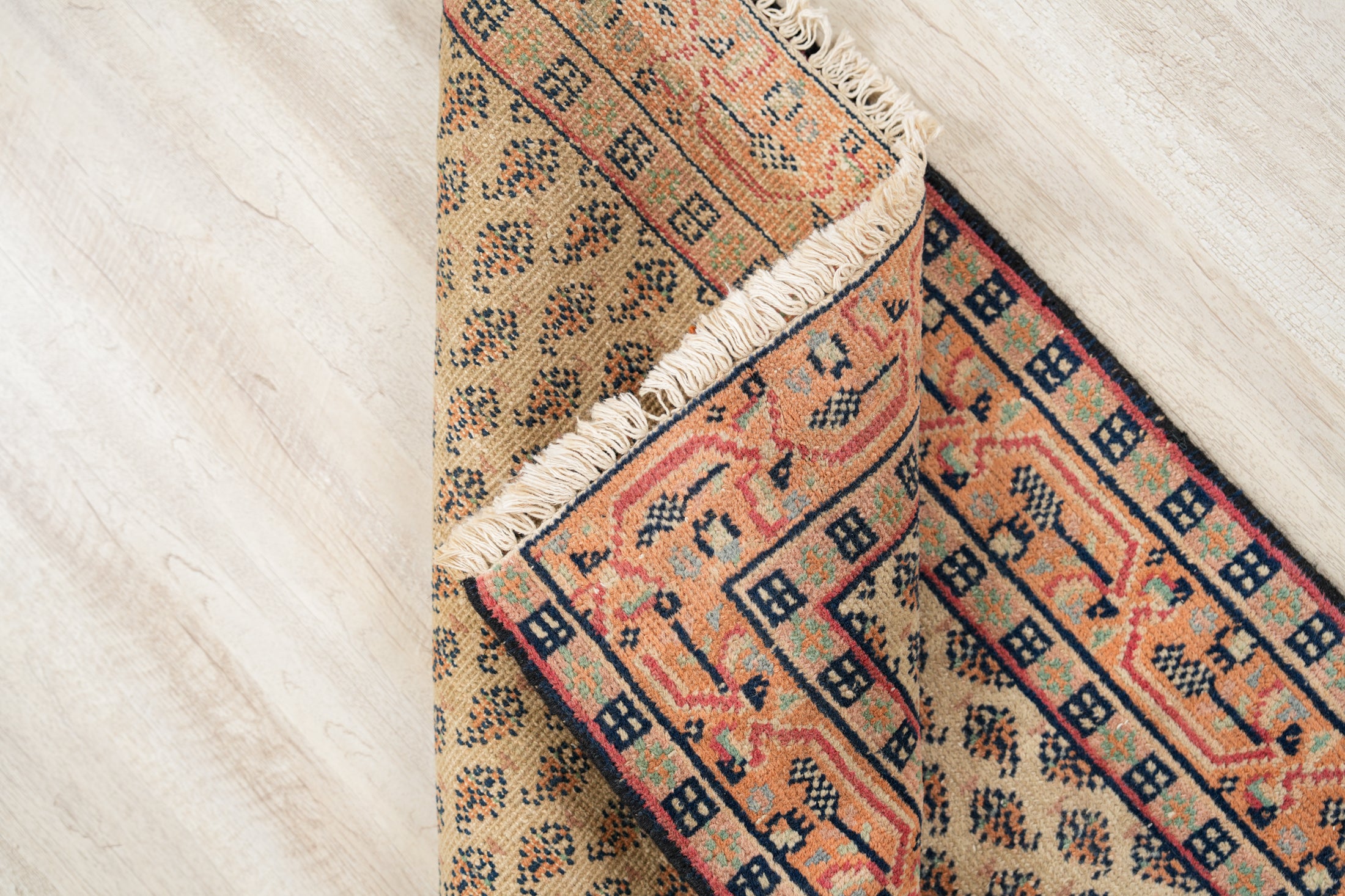 Vintage INDIAN DECORATIVE RUG 5' X 2'10"