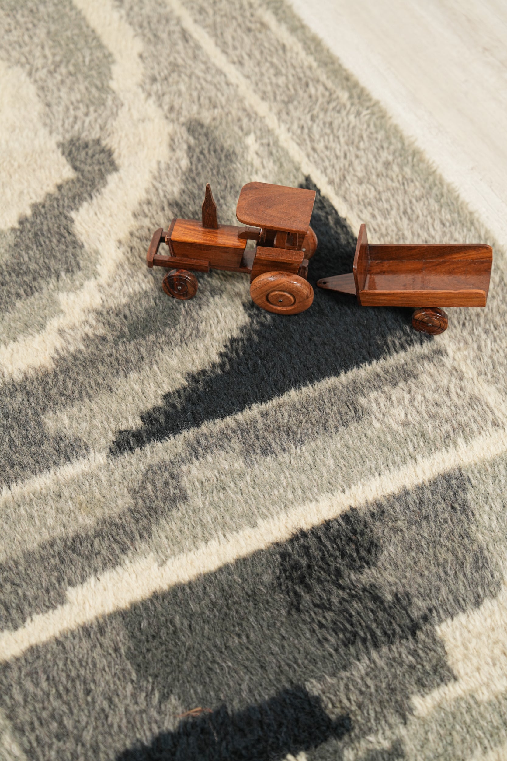 Vintage Scandinavian Rya Rug 6'8" X 4'10"