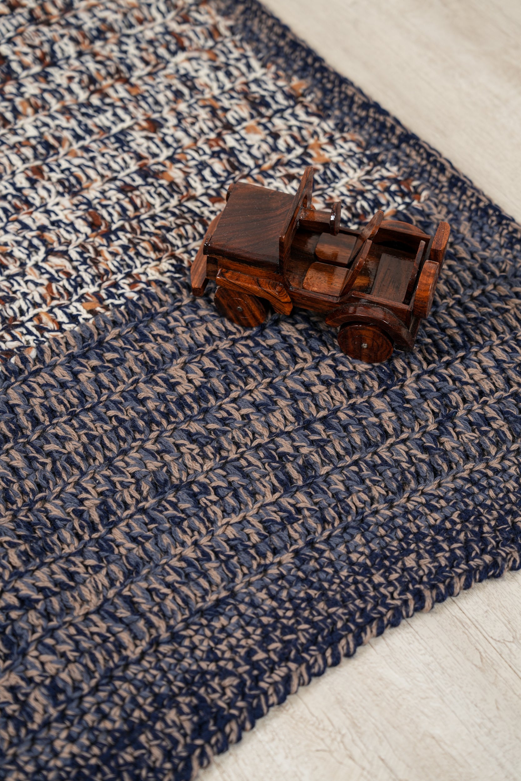 Vintage Scandinavian Blanket Textile 4'10" x 3'