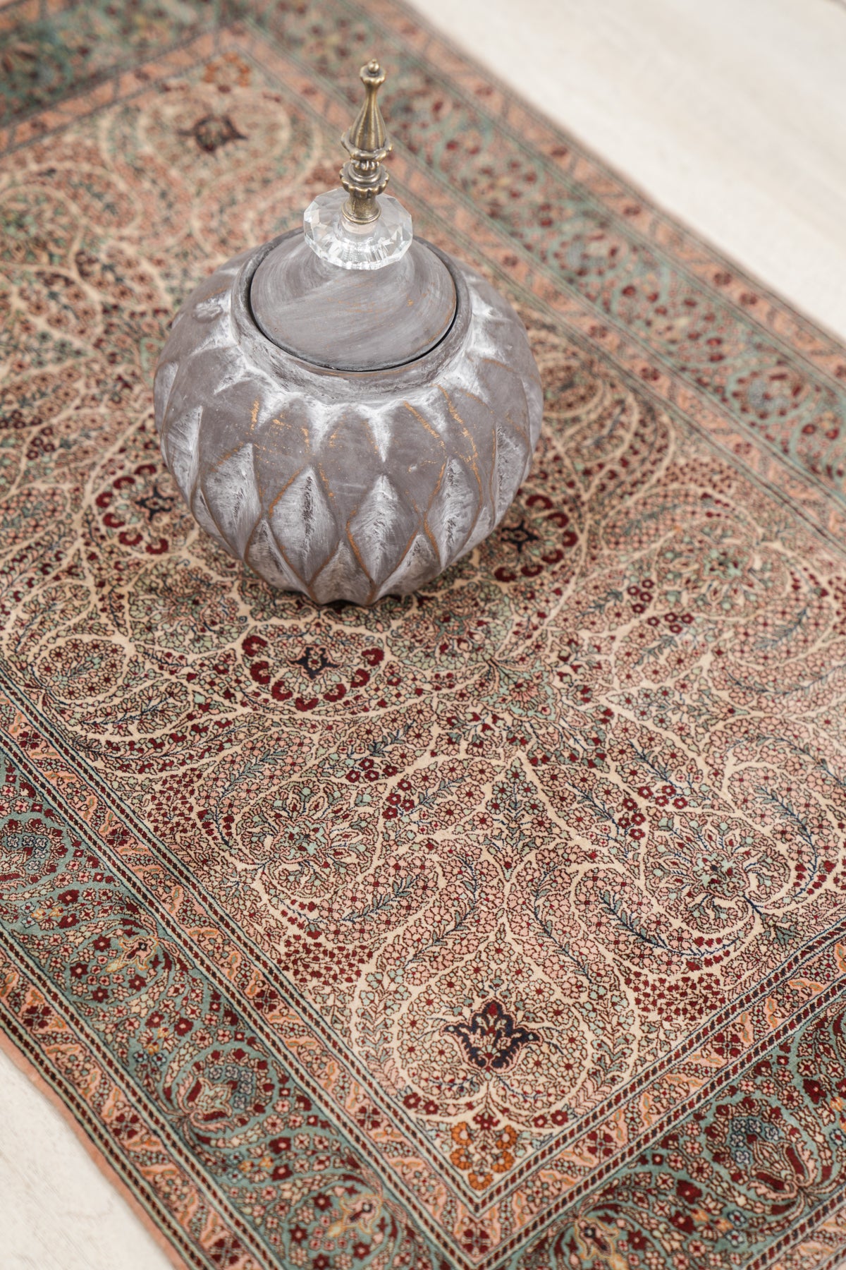 Vintage oriental silk rug 3'x 2'