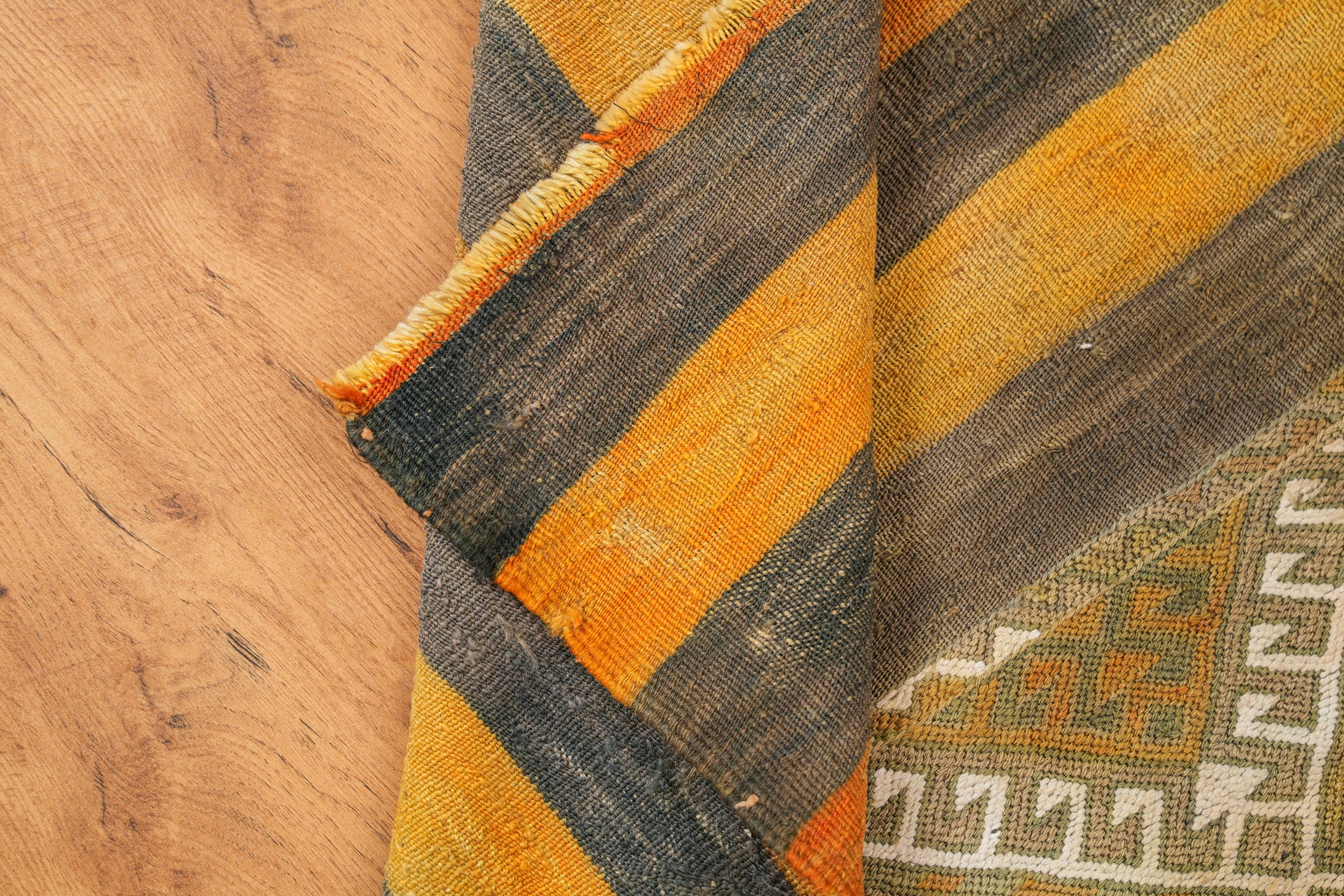 Vintage Anatolian Yoruk kilim 4.2" x 3'9"