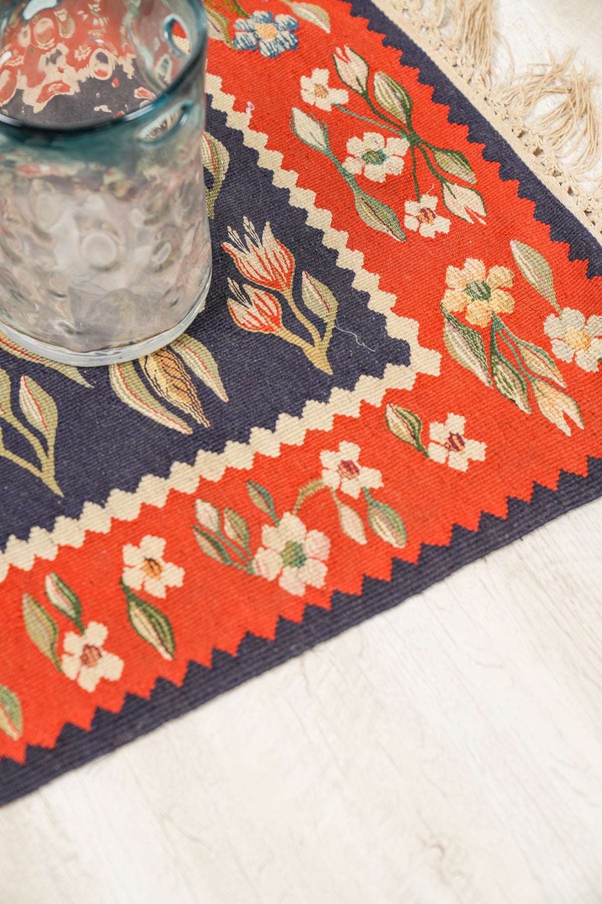 Vintage balkans Sarkoy Kilim 1'9" x 1'9"