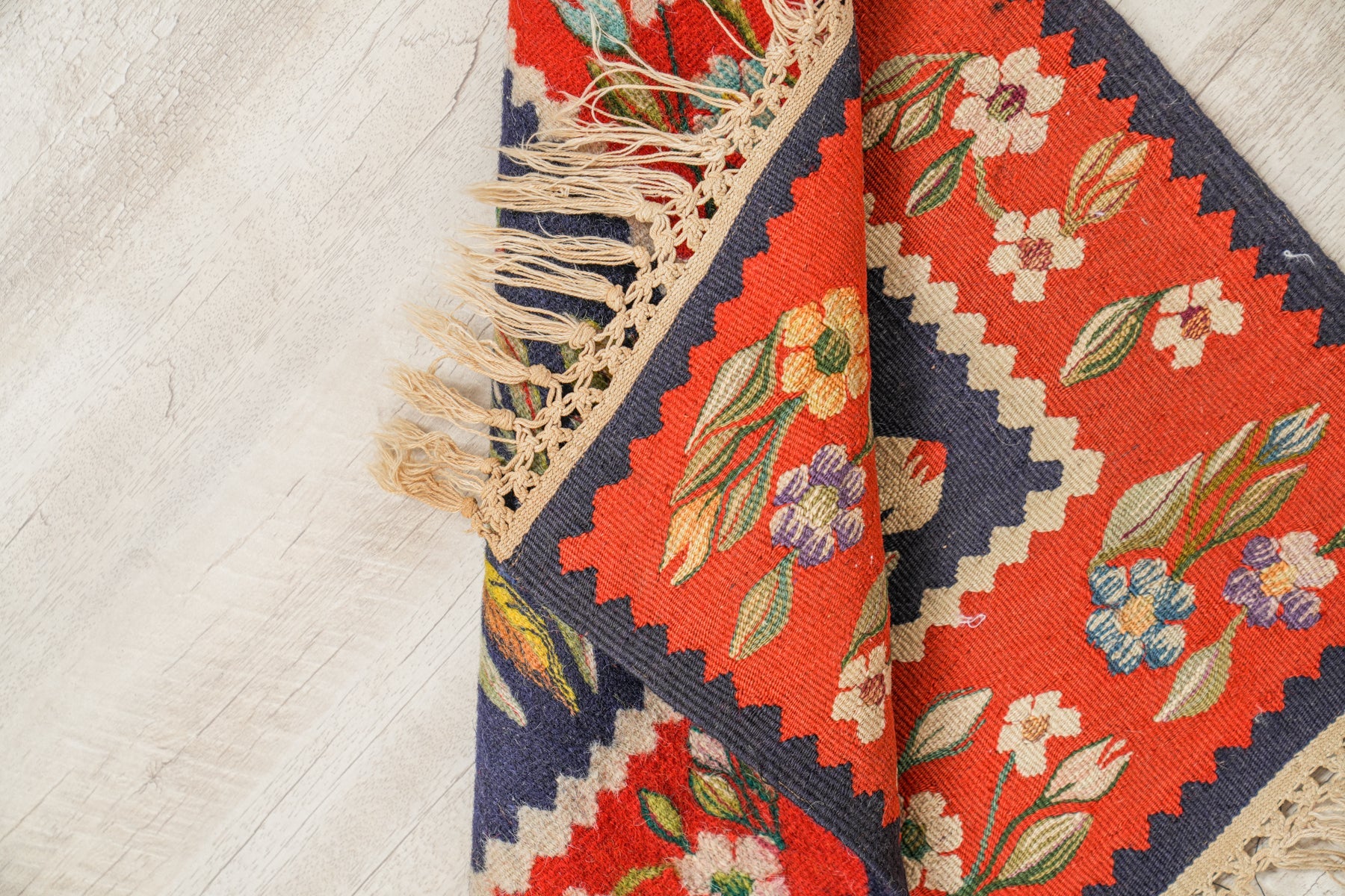 Vintage balkans Sarkoy Kilim 1'9" x 1'9"