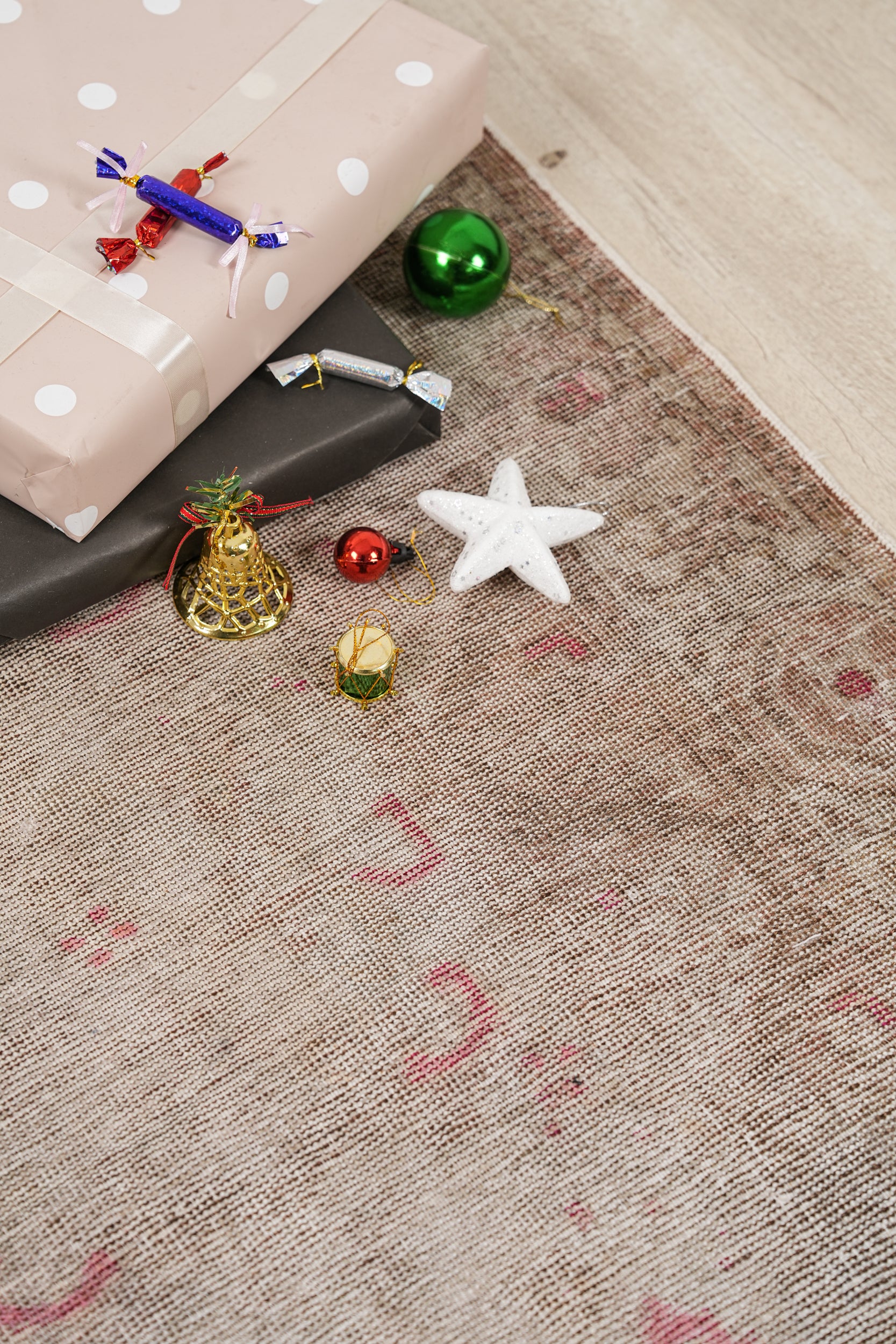 Vintage Turkish Sparta Rug 6' x 4'