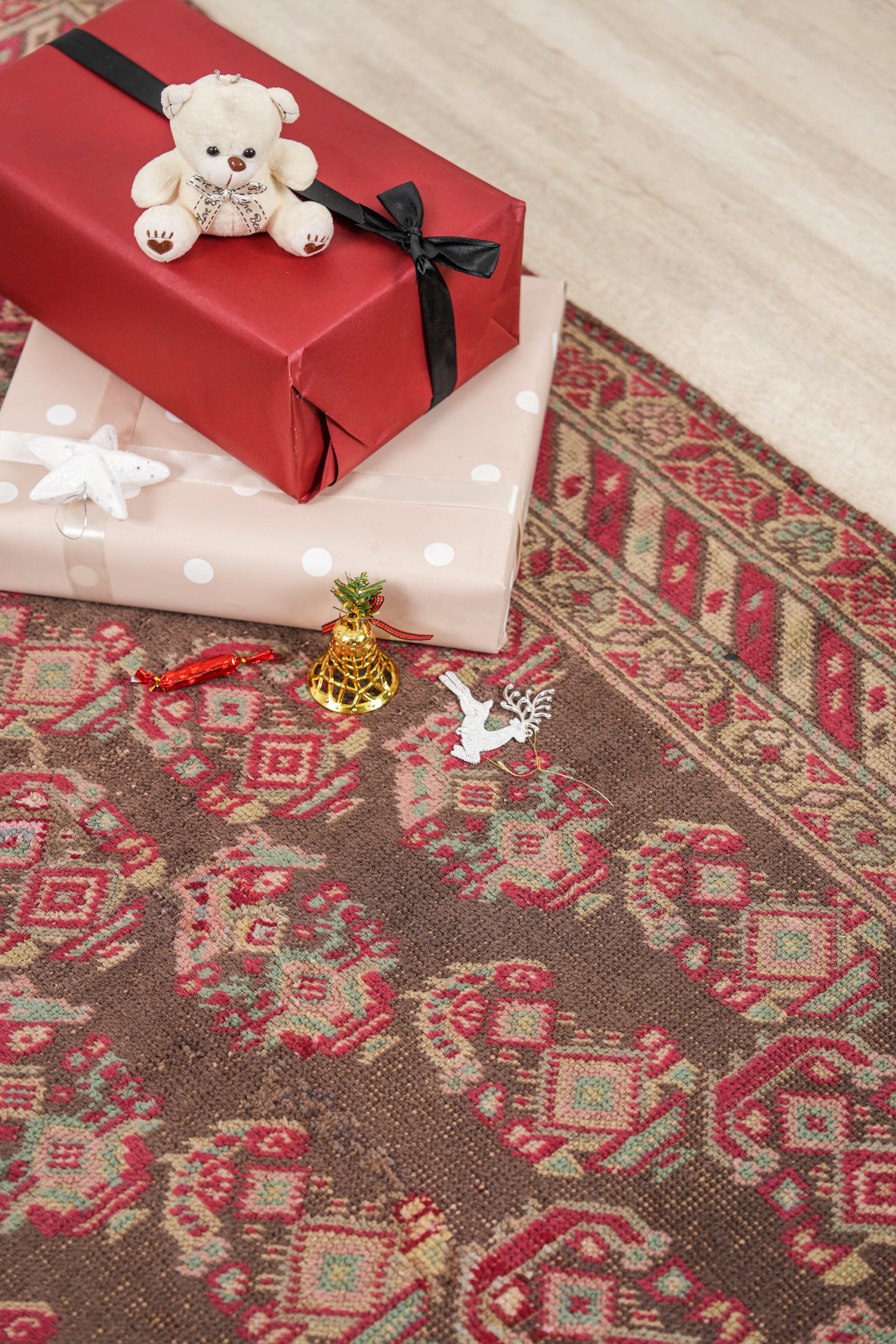 Vintage Turkish paisley Rug 6'1" x 3'8"