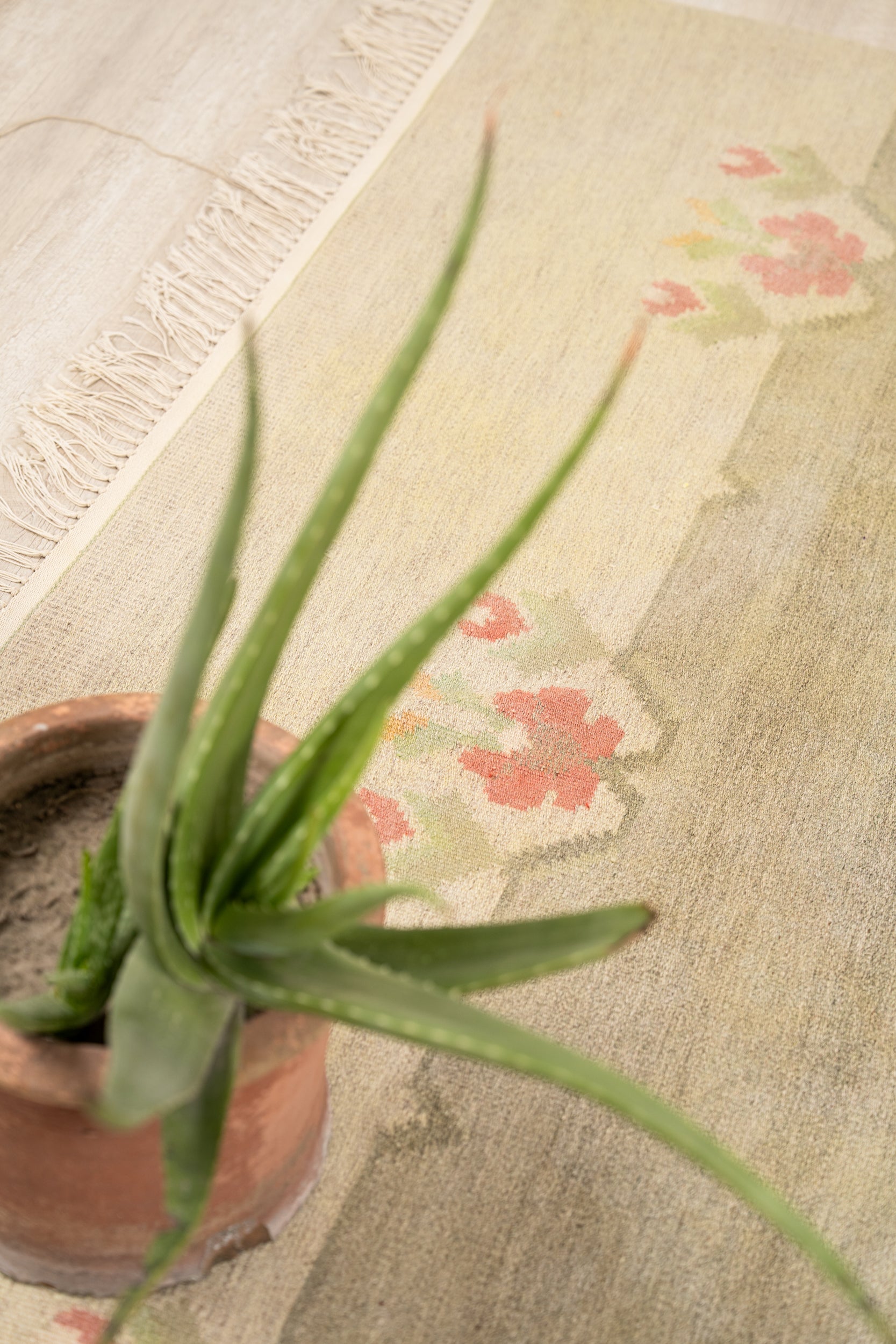 Vintage Scandinavian Kilim 4'9" X 6'