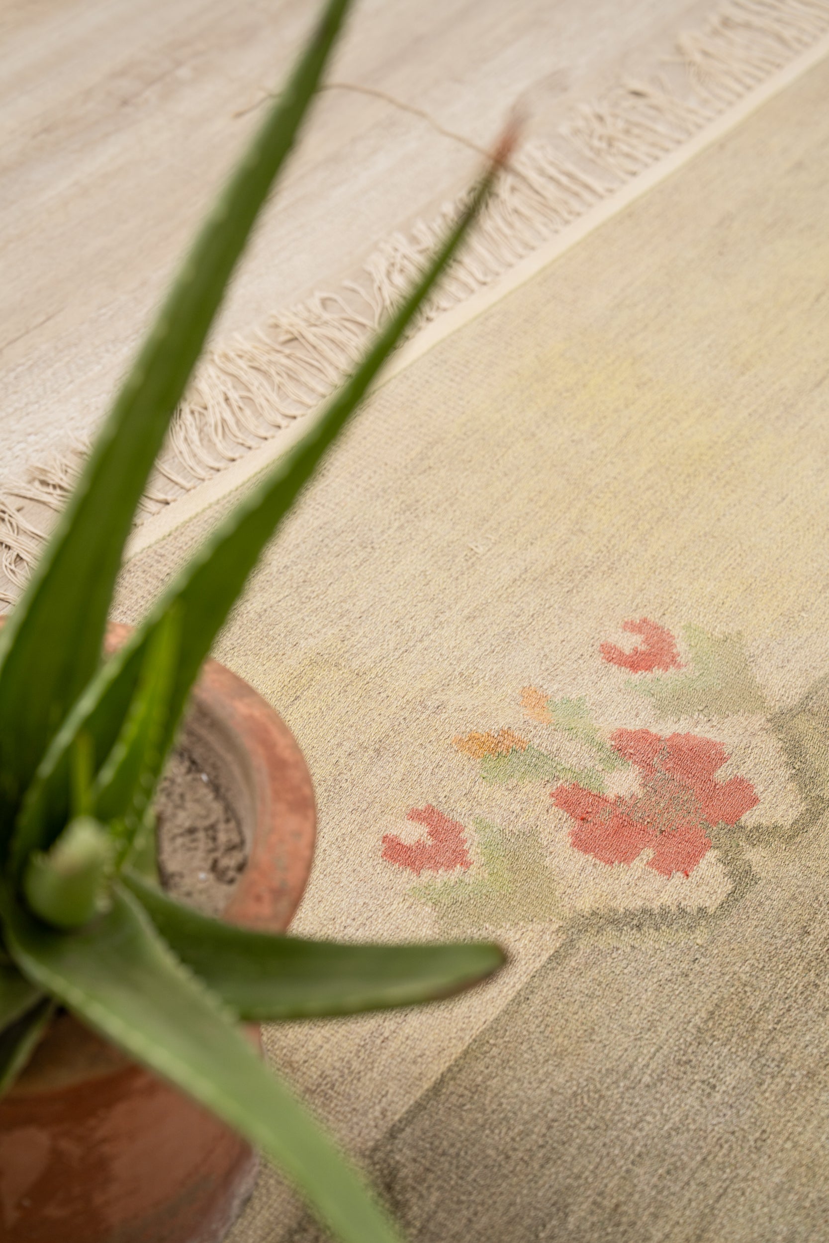 Vintage Scandinavian Kilim 4'9" X 6'