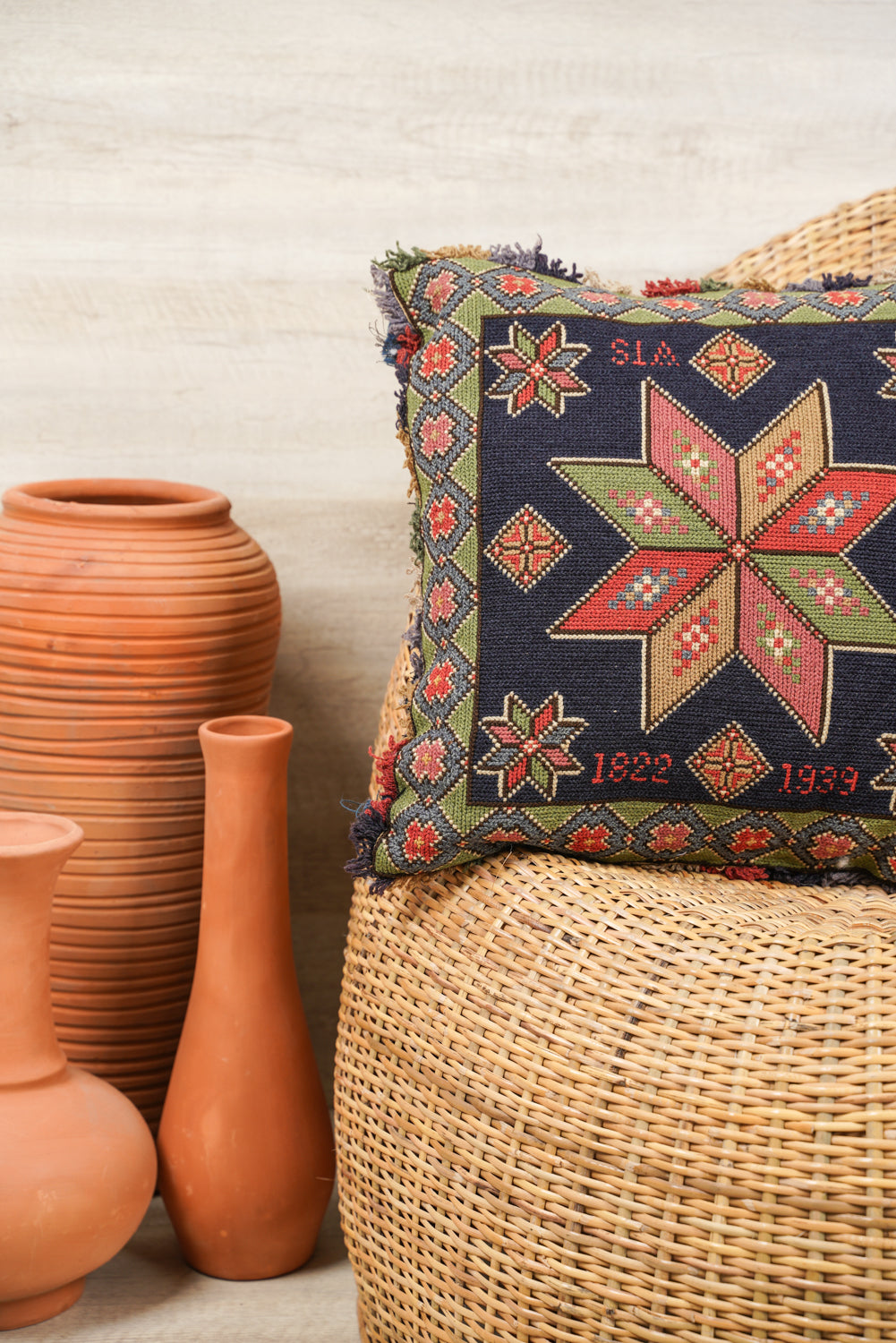 Vintage Swedish cushion 1'6" x 1'6" (Agedyna)
