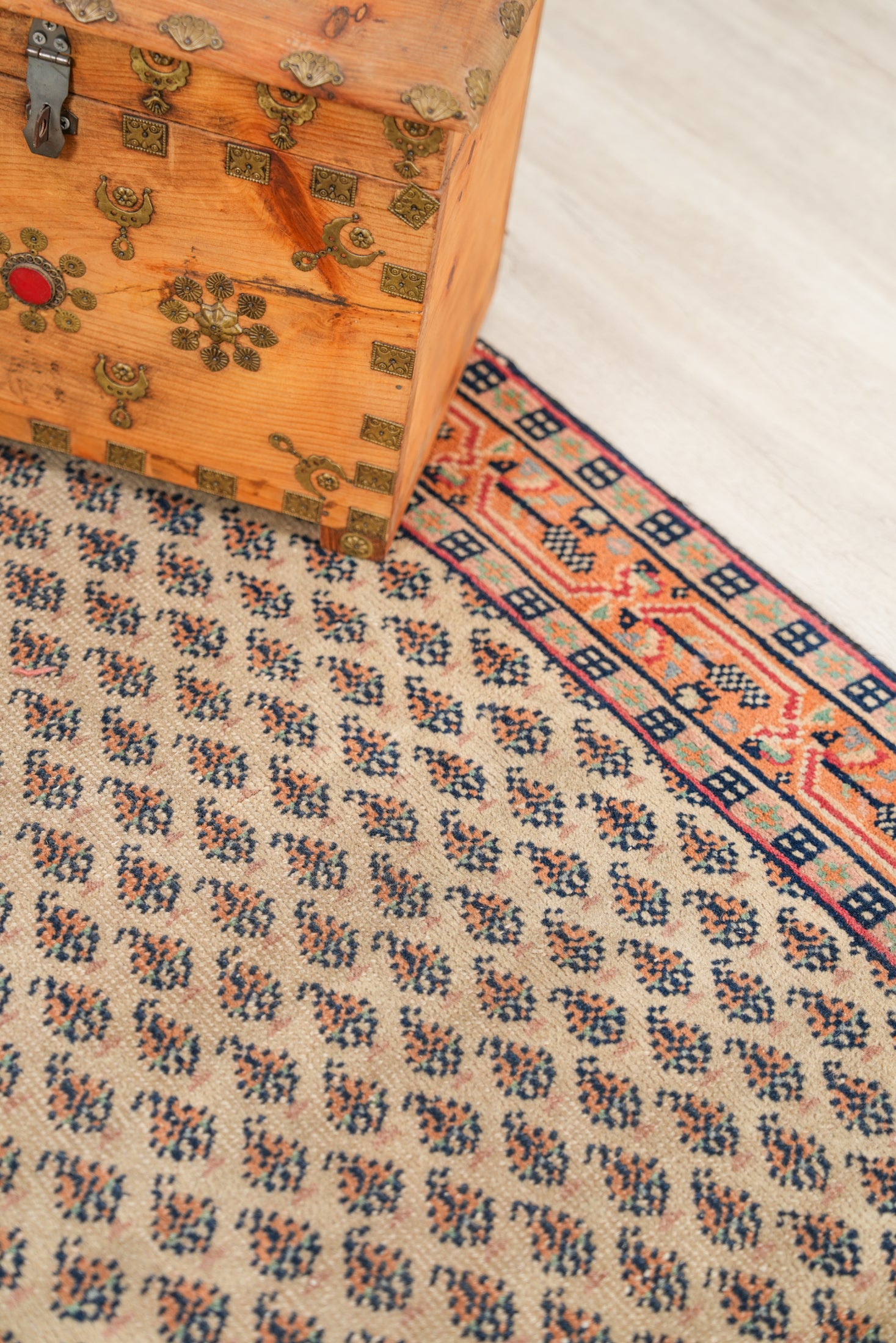 Vintage INDIAN DECORATIVE RUG 5' X 2'10"