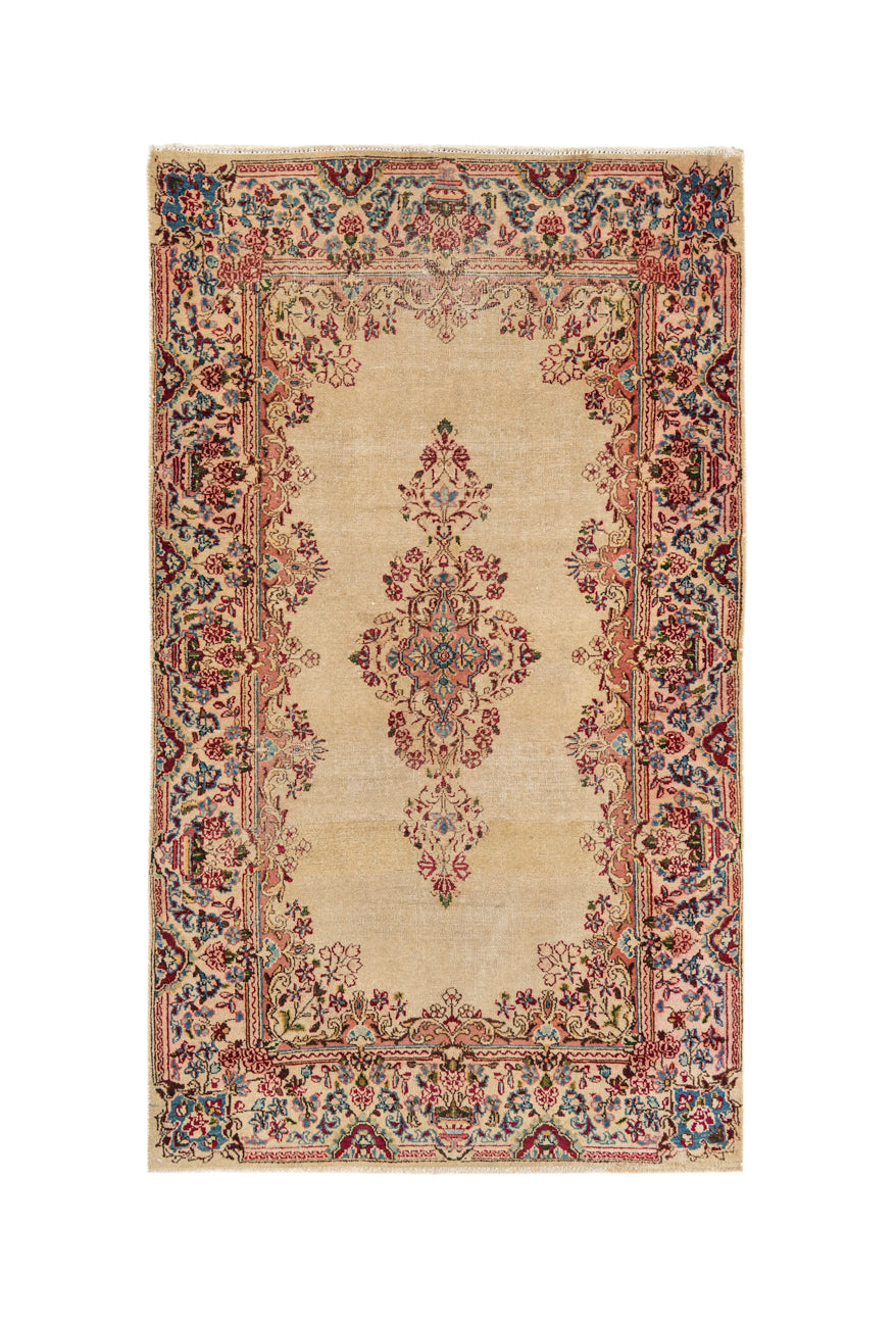 vintage oriental rug 5' x 3'