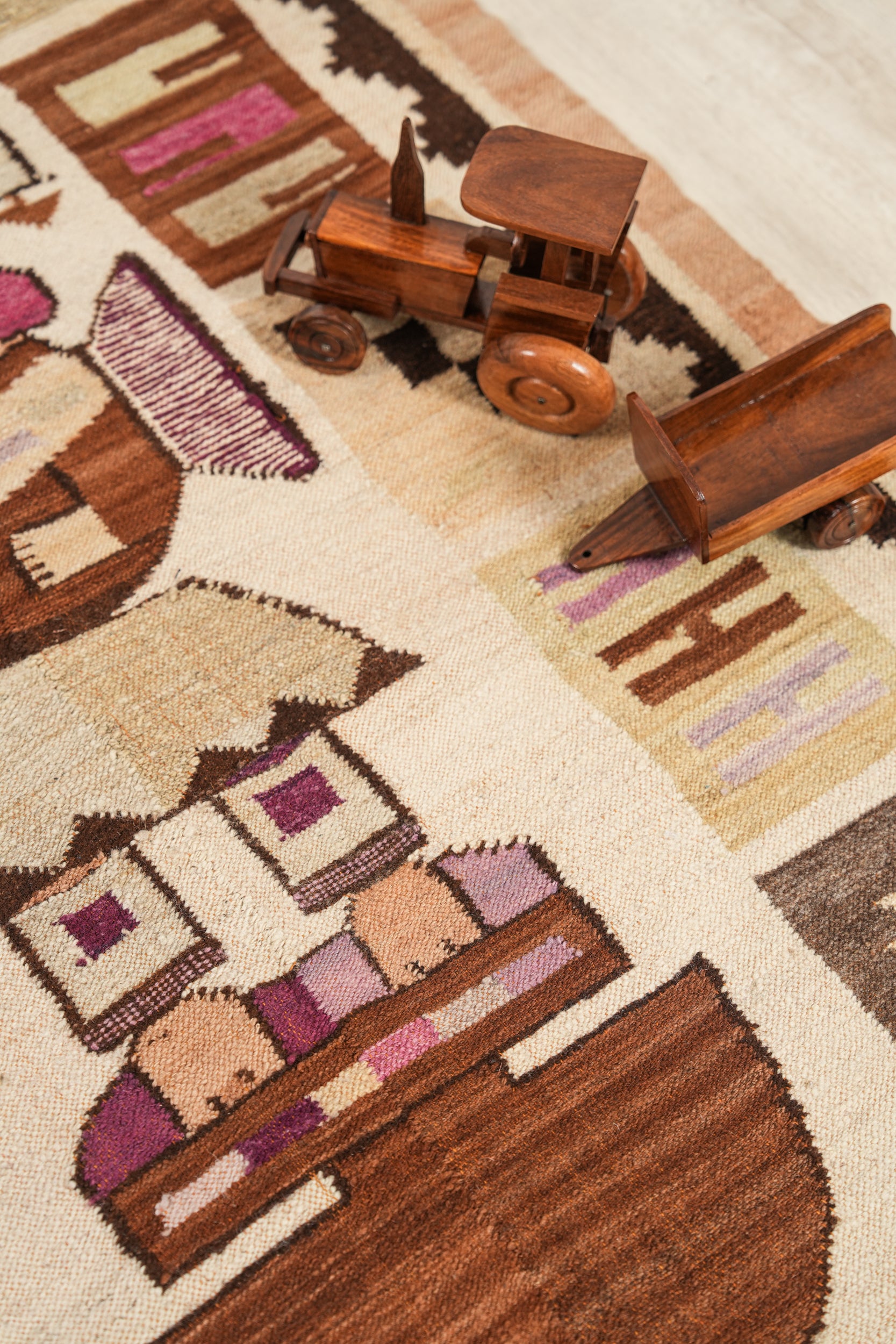 Vintage Peruvian Inca Tumi Tapestry 3'9" x 3'4"