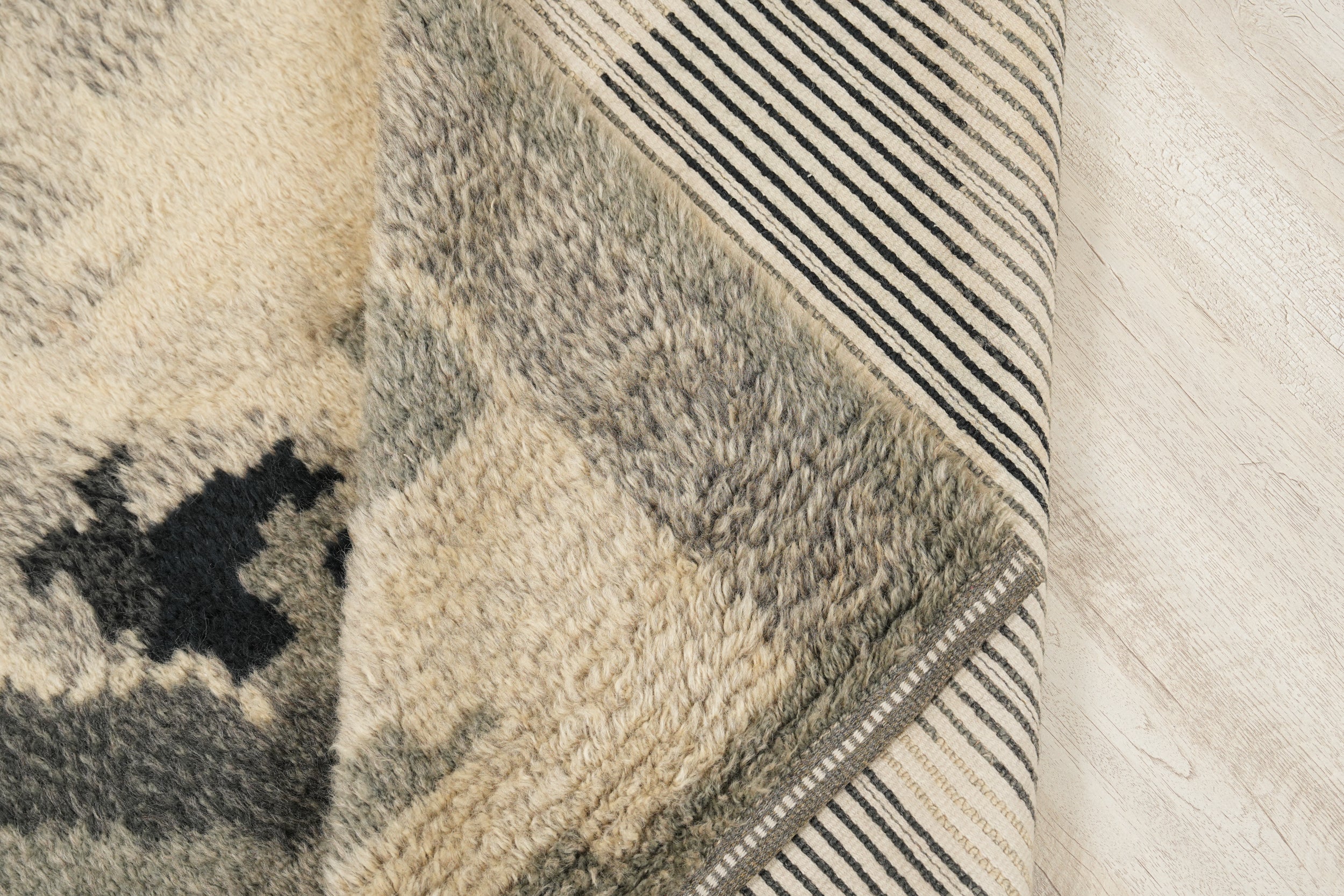 Vintage Scandinavian Rya Rug 6'8" X 4'10"