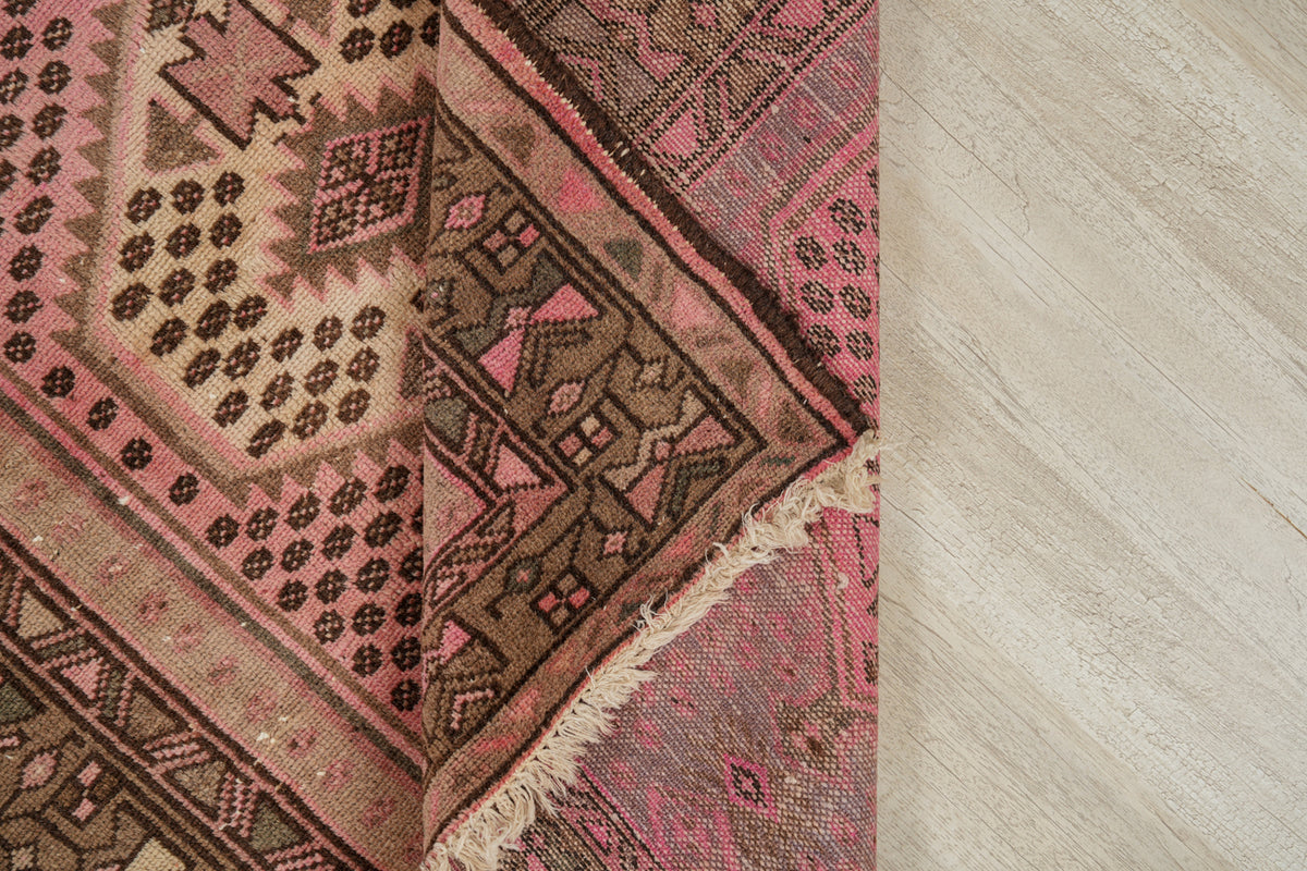 VINTAGE TURKISH RUG 4'9" x 3'4"