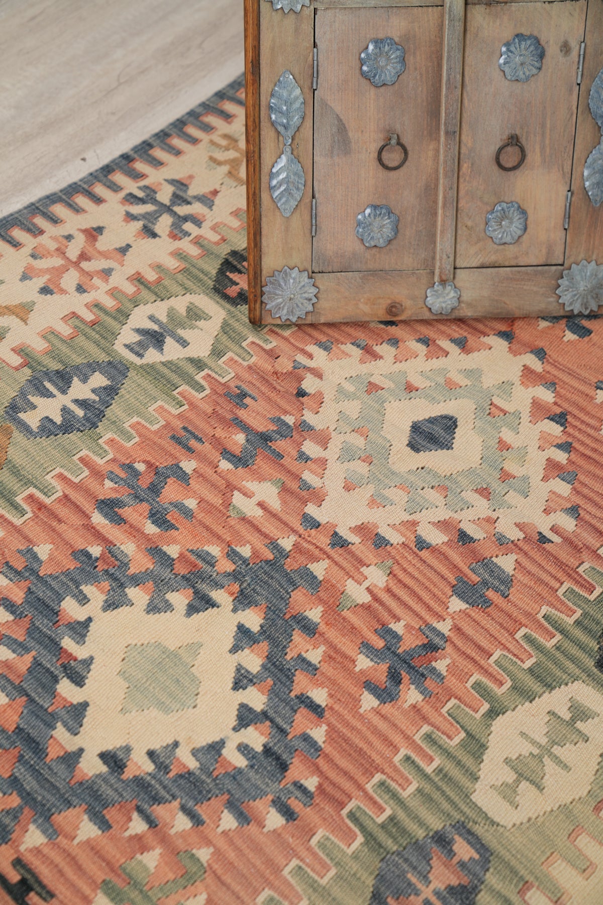 Vintage Turkish kilim 5'8" x 3'8"