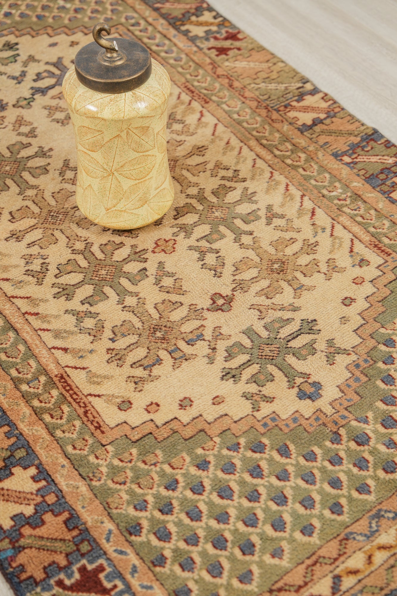 VINTAGE MOROCCAN RUG 6'7" x 3'7"