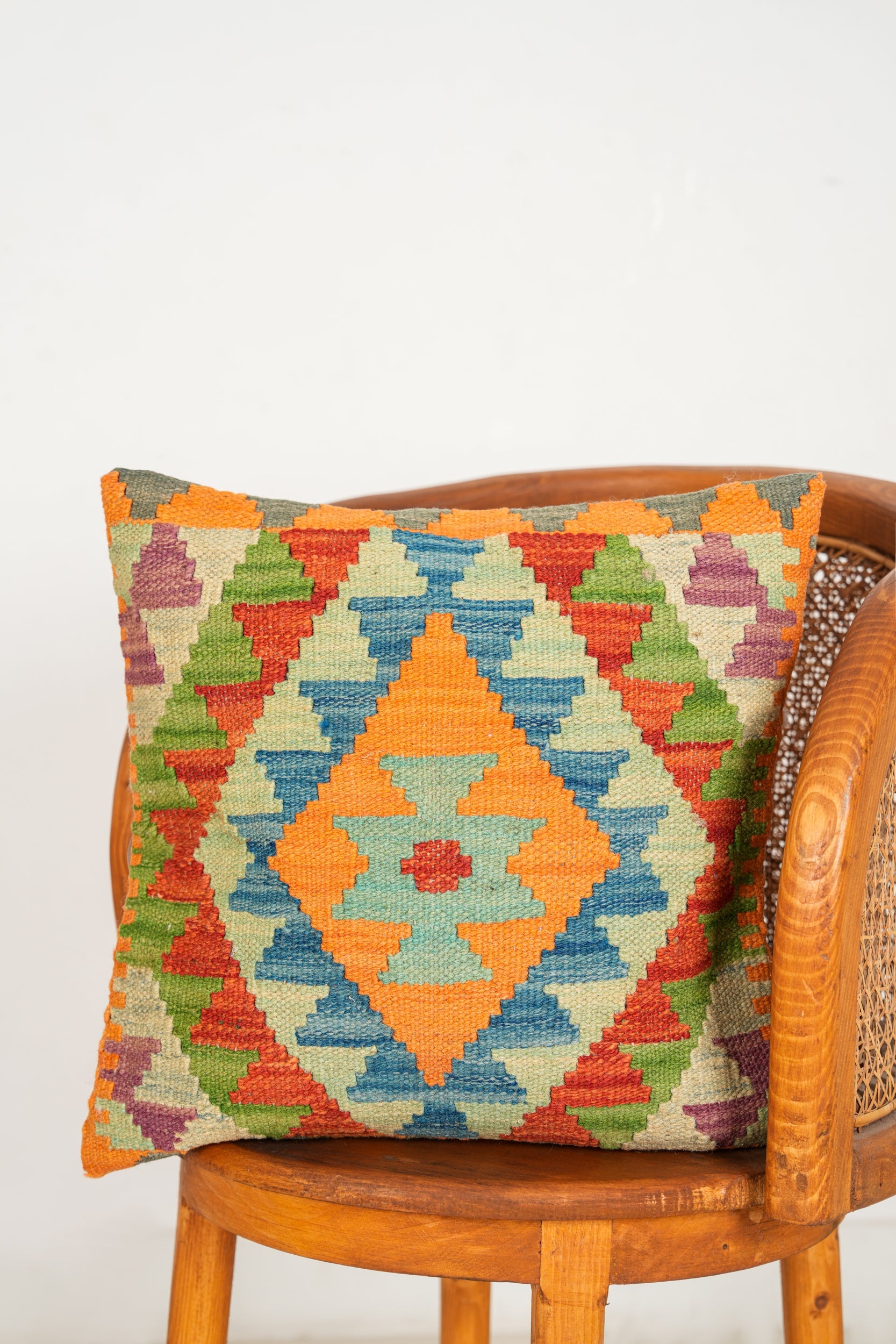 🎁 decorative kilim cushion cover 1'5" X 1'5" (100% off)
