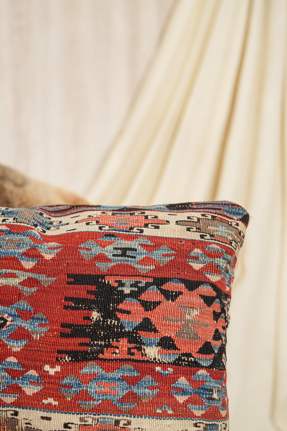Vintage Turkish Kilim Cushion Cover 2'2"X 1'7"