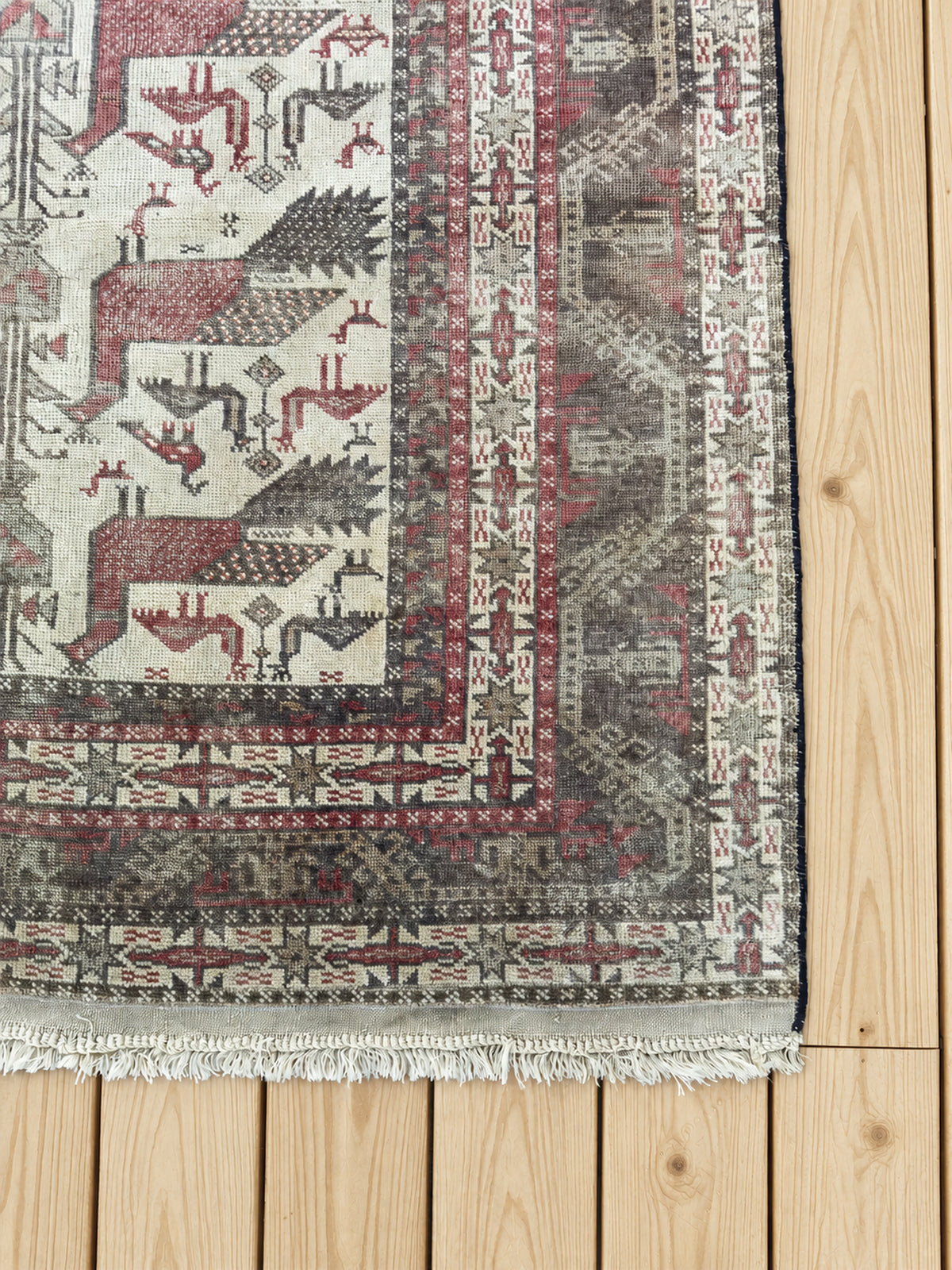 VINTAGE TURKMEN BIRD RUG 8'6" X 4'3"